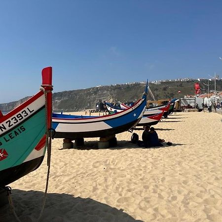 100 Meters From The Beach! Rua Da Regeneracao Nazaré Esterno foto