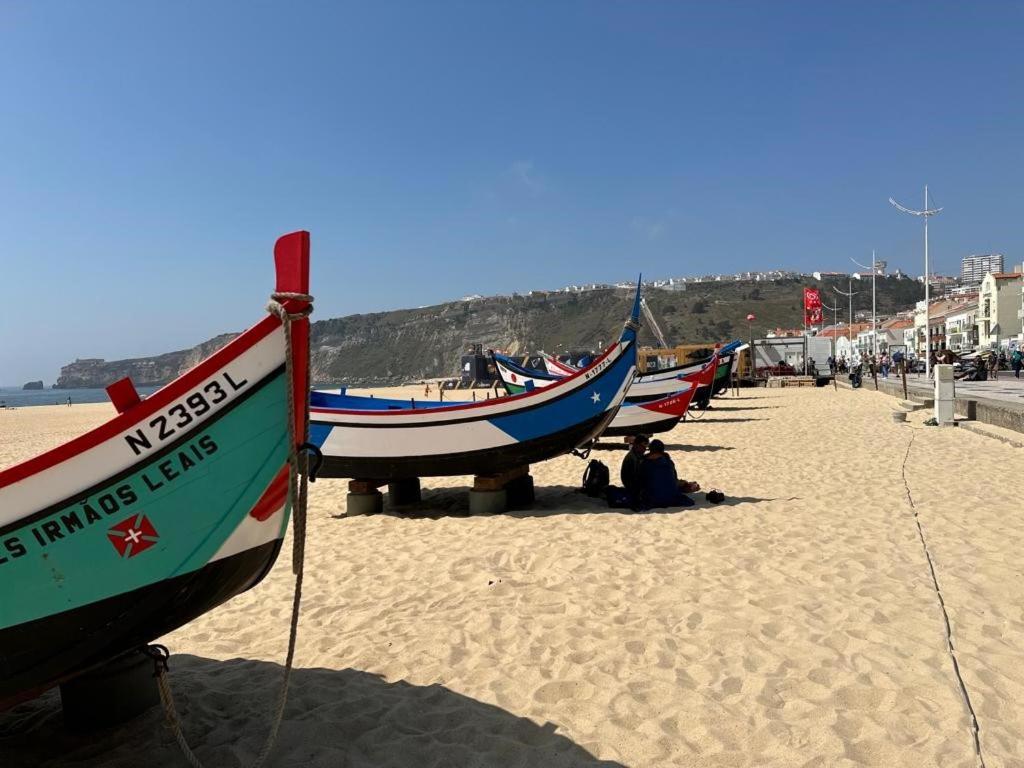 100 Meters From The Beach! Rua Da Regeneracao Nazaré Esterno foto
