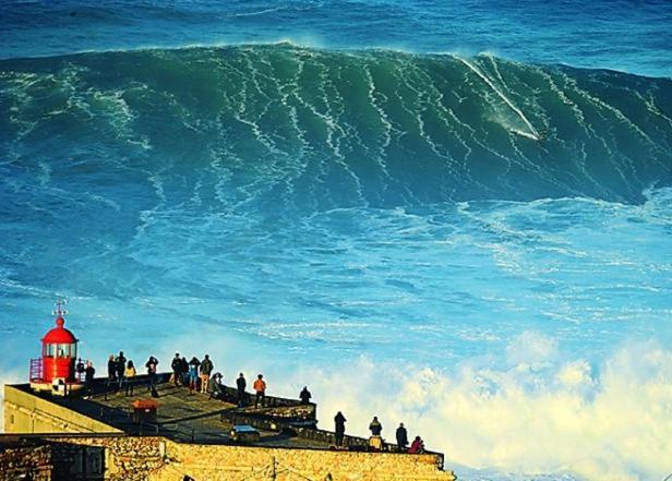 100 Meters From The Beach! Rua Da Regeneracao Nazaré Esterno foto